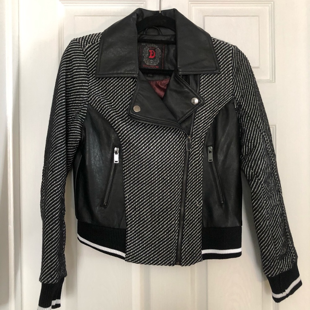 Never worn like new Dollhouse moto jacket size M